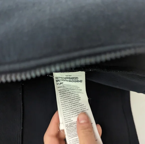 Under Armor black zip hoodie jacket, XS - Picture 6 of 8